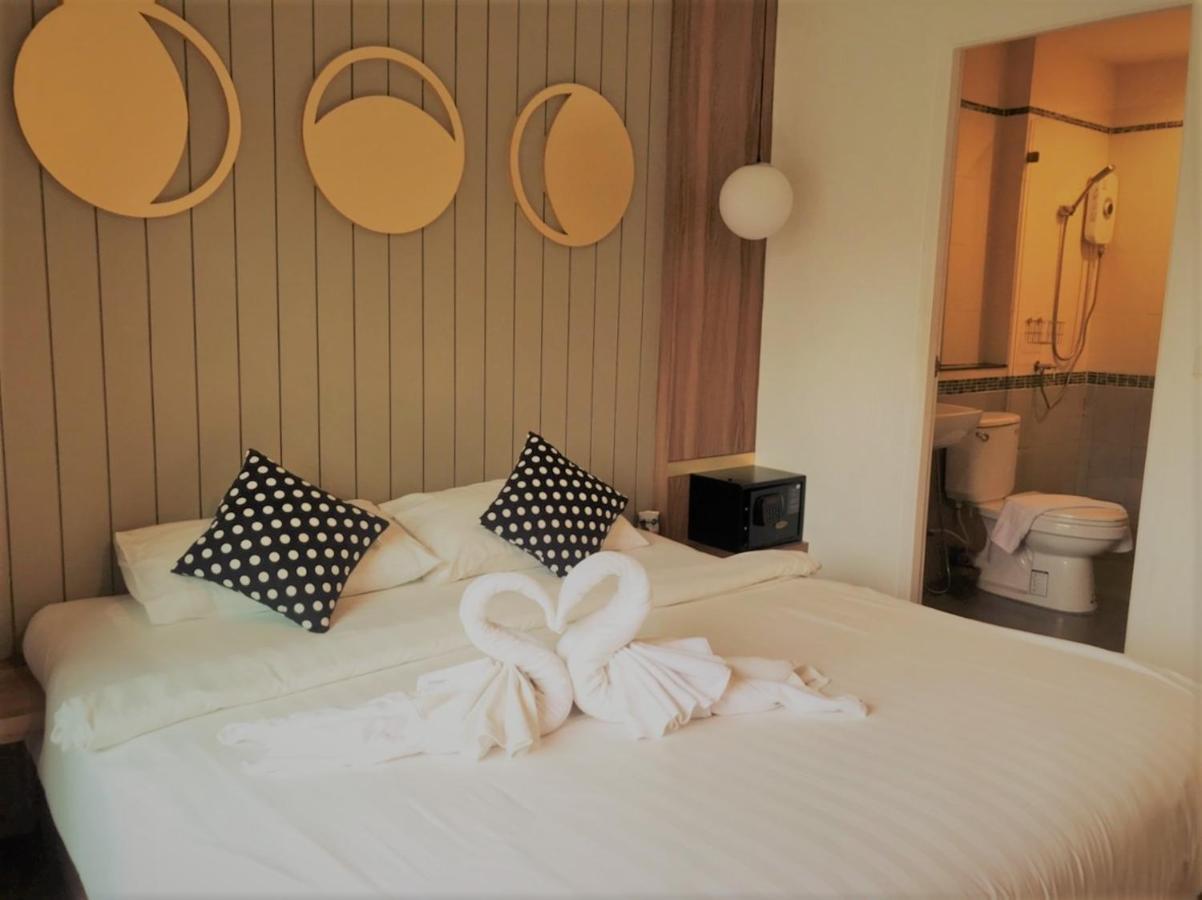La La Moon Krabi Poshtel'N' Pool Bed & Breakfast Exterior foto