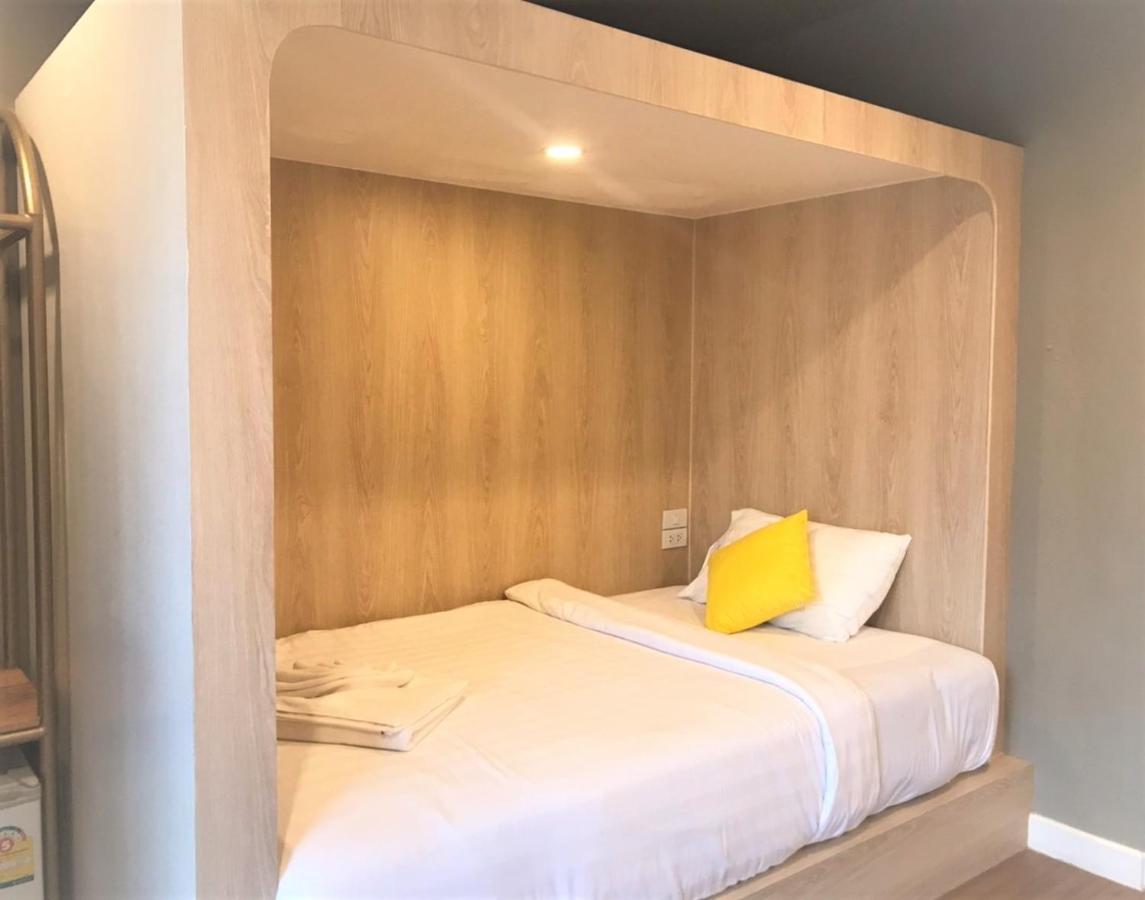 La La Moon Krabi Poshtel'N' Pool Bed & Breakfast Exterior foto