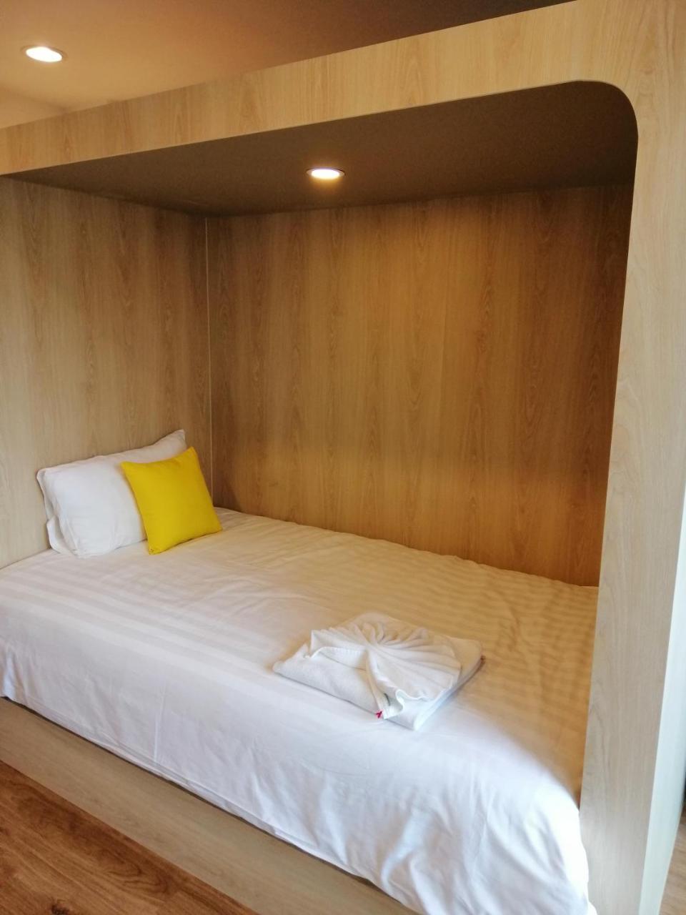 La La Moon Krabi Poshtel'N' Pool Bed & Breakfast Exterior foto