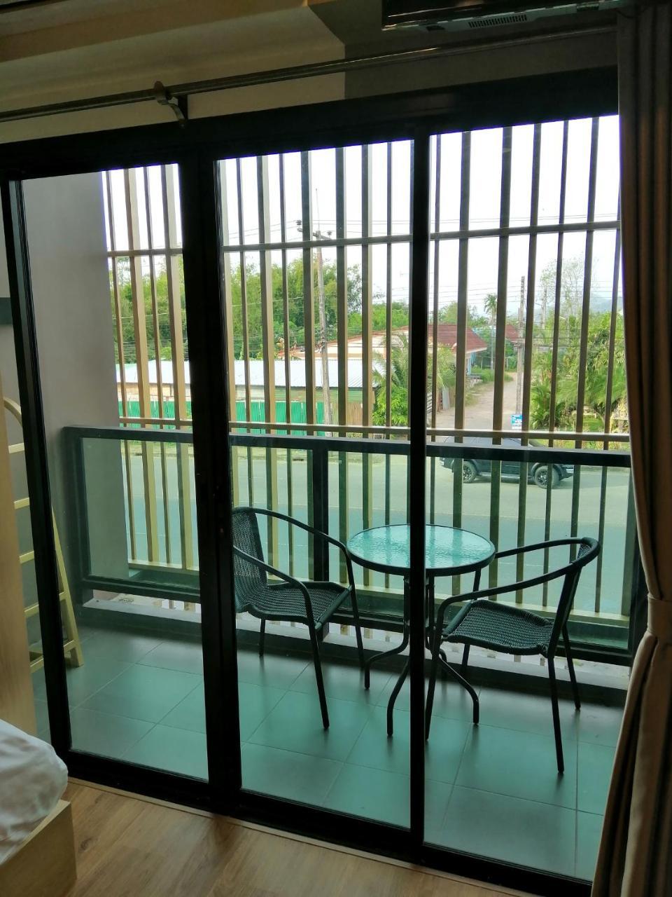 La La Moon Krabi Poshtel'N' Pool Bed & Breakfast Exterior foto